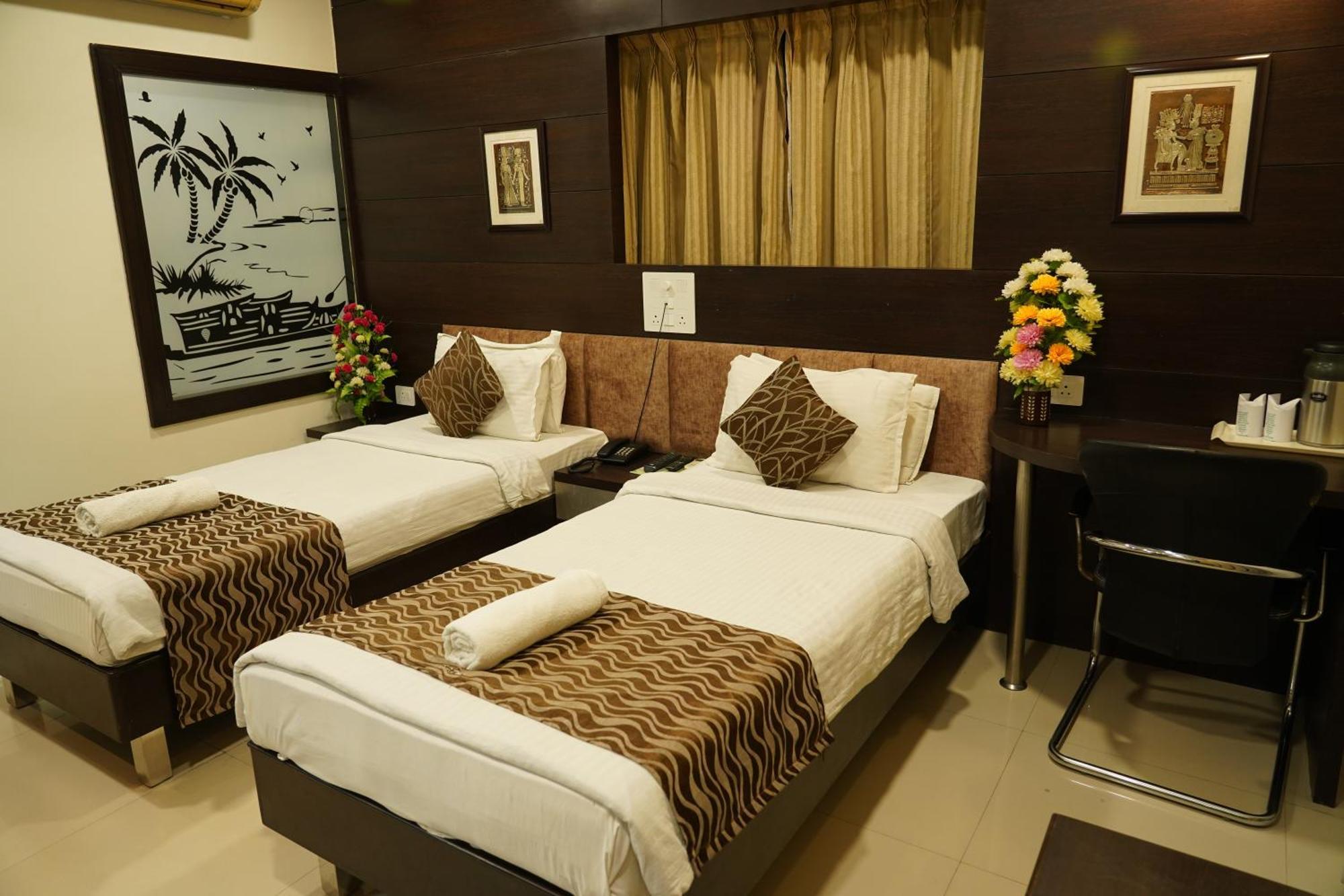 Marshall The Grand Hotel Ahmedabad Exterior foto