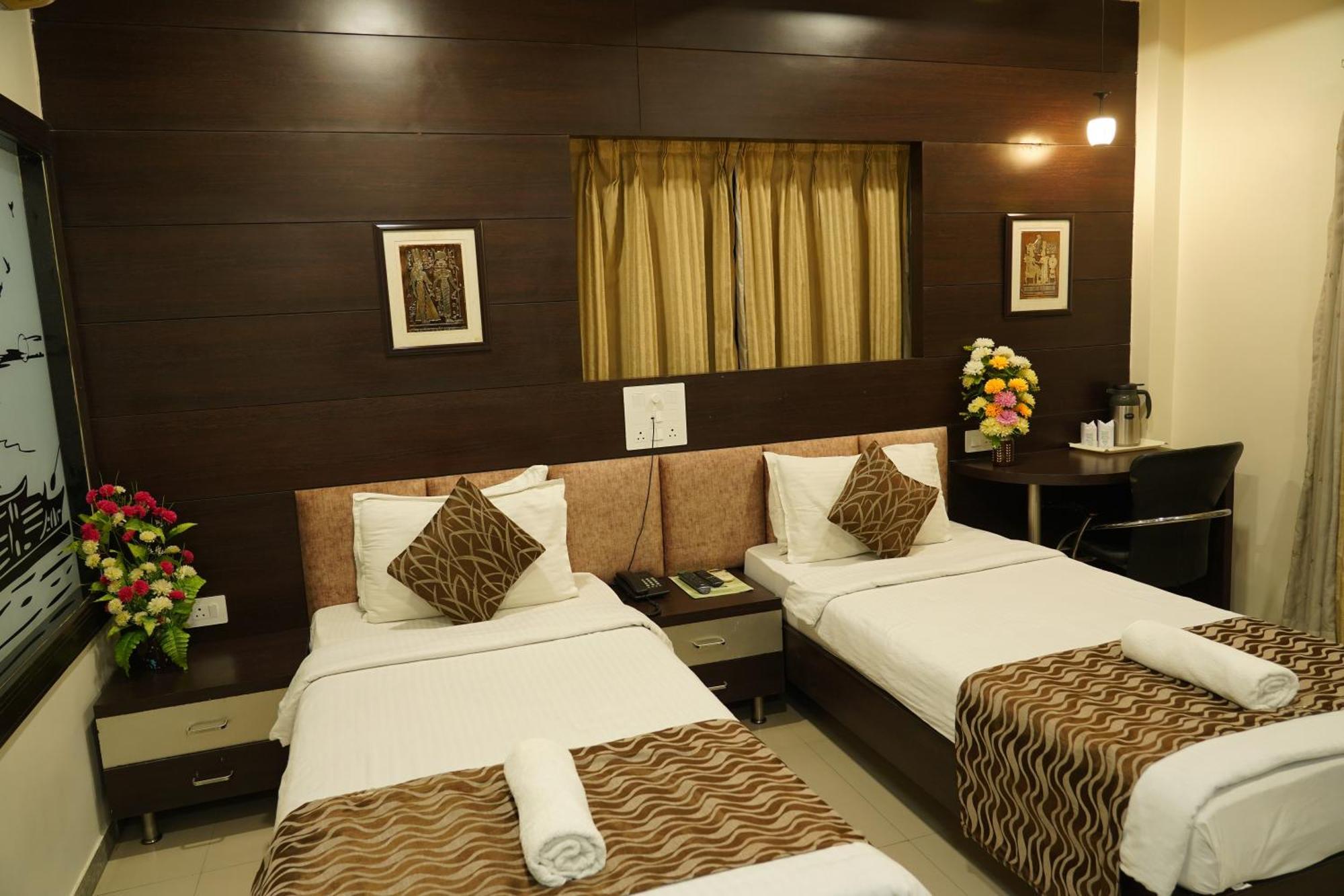 Marshall The Grand Hotel Ahmedabad Exterior foto