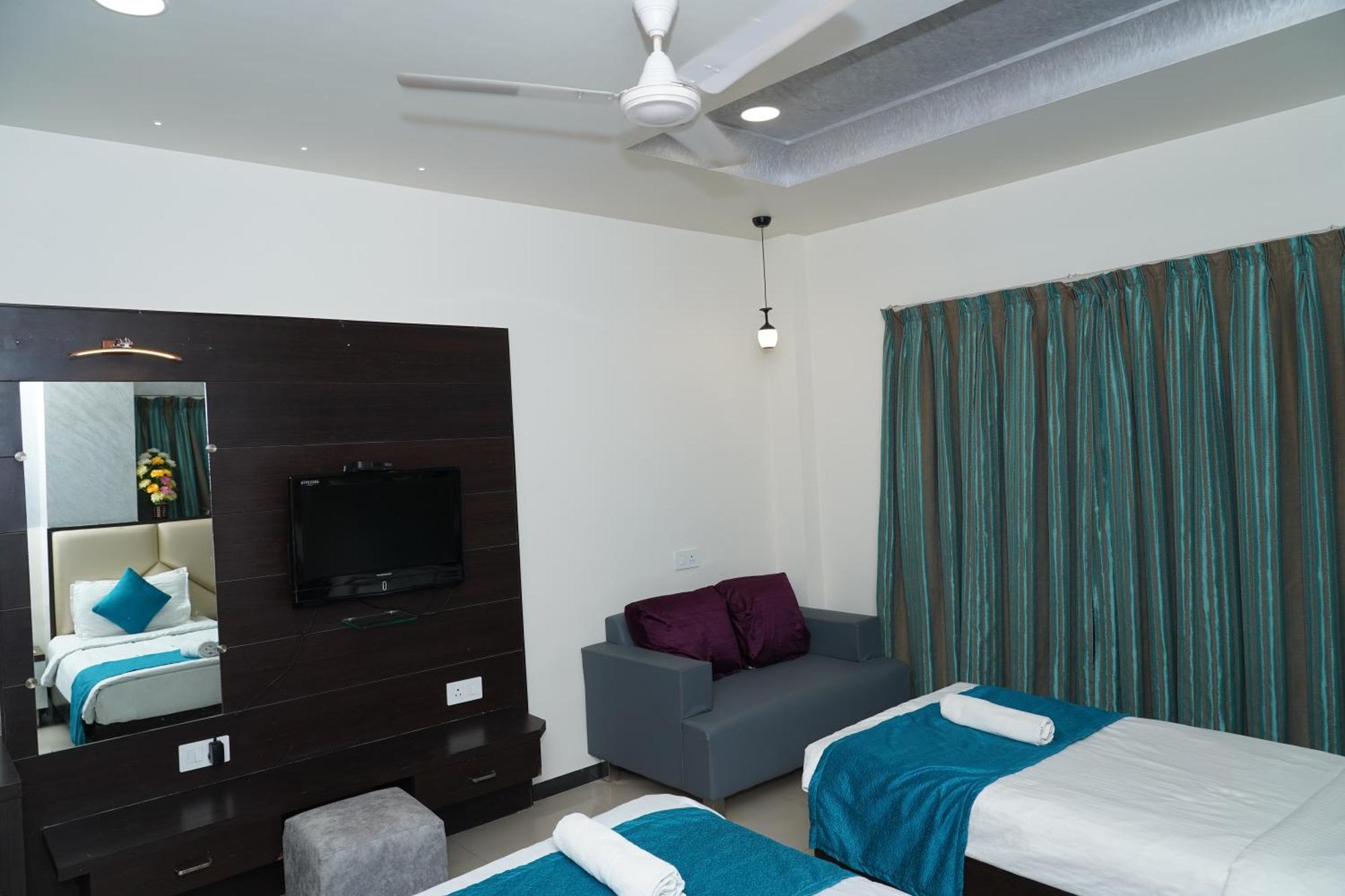 Marshall The Grand Hotel Ahmedabad Exterior foto