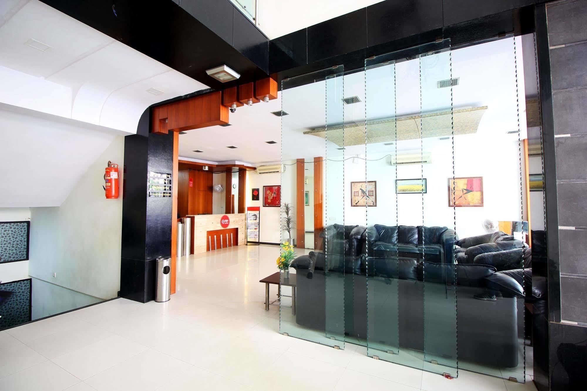 Marshall The Grand Hotel Ahmedabad Exterior foto