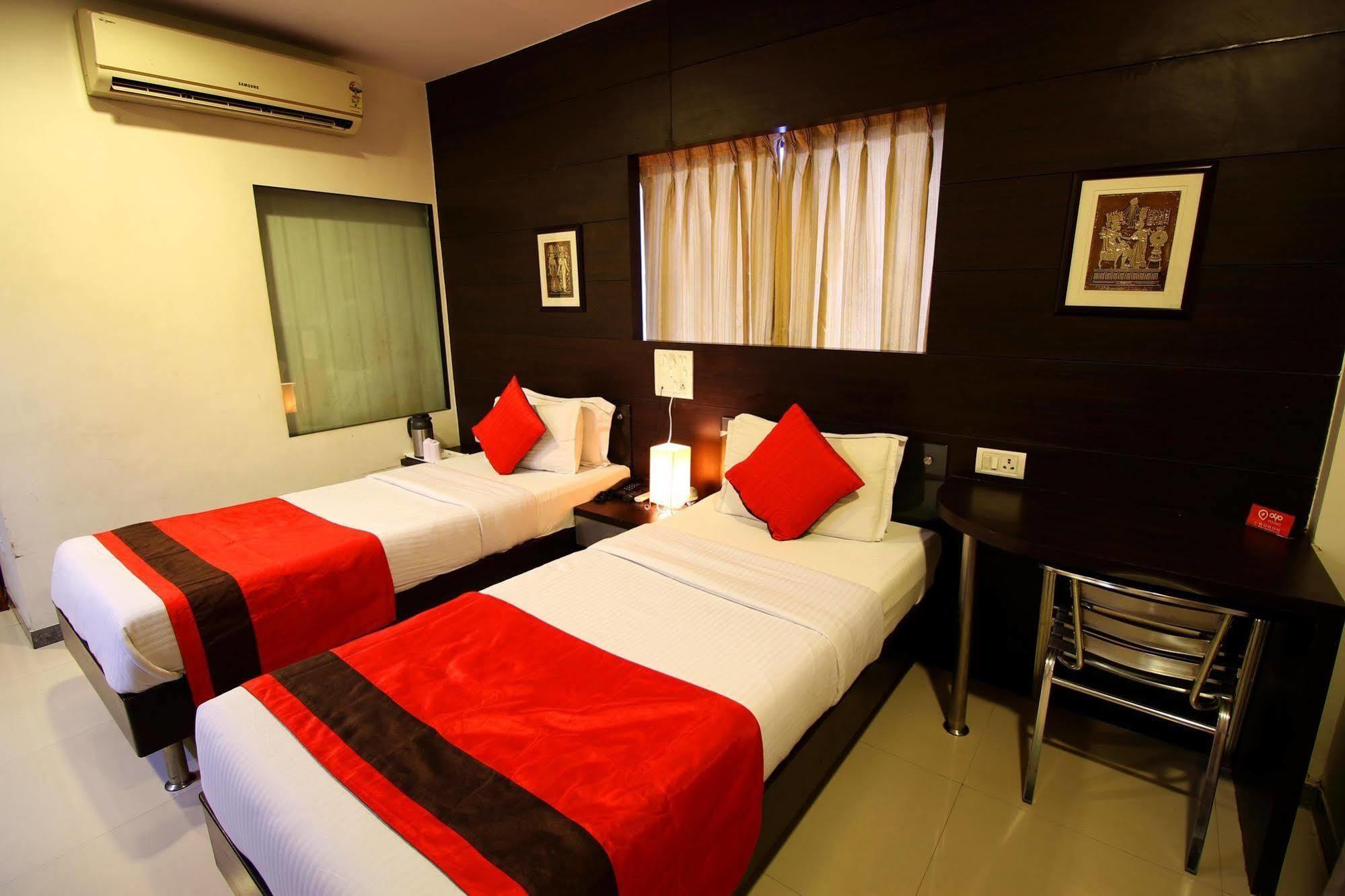 Marshall The Grand Hotel Ahmedabad Exterior foto